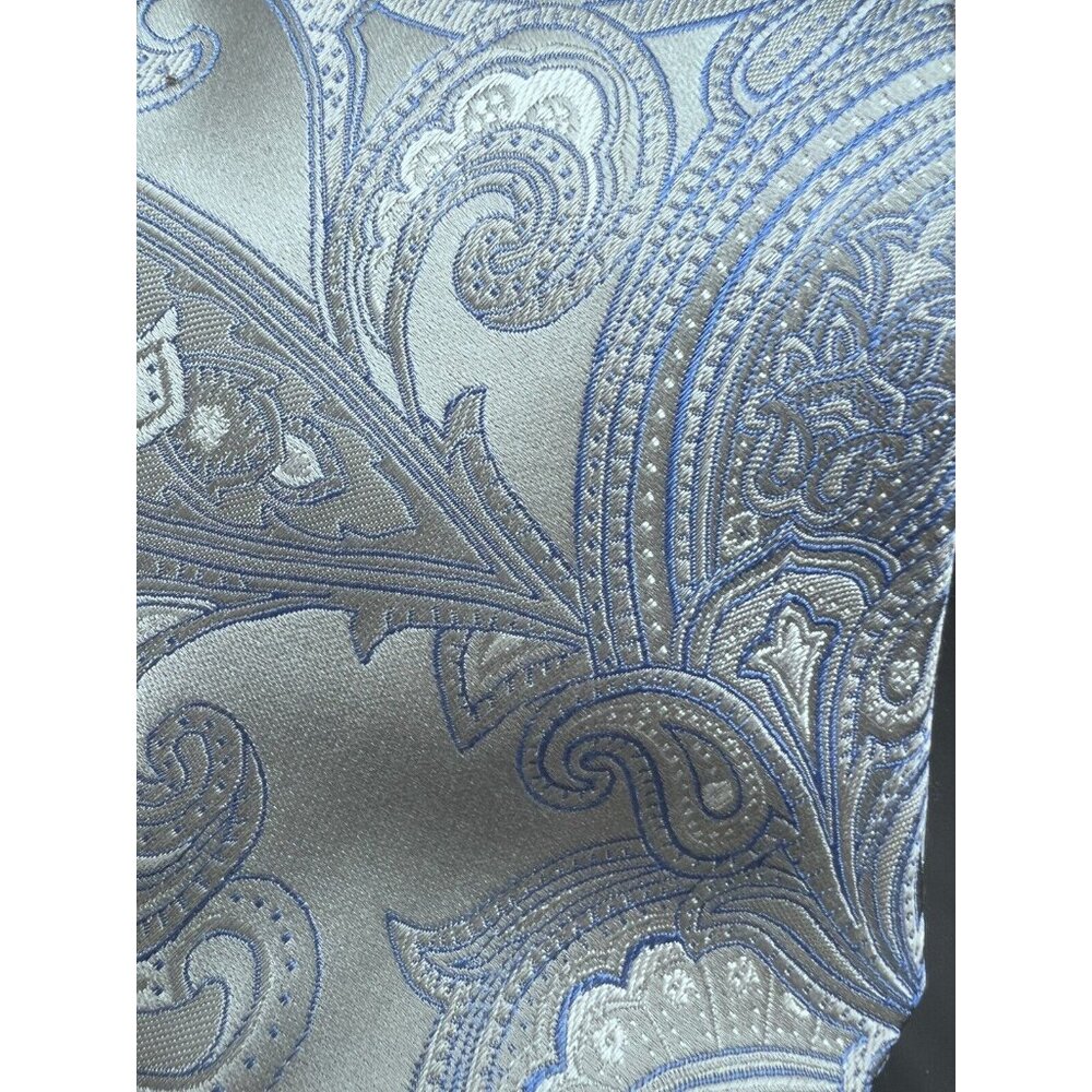 Donald J. Trump Signature Collection Necktie Tie Blue Silver Shine Paisley NEW - Picture 5 of 7